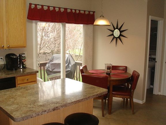 5th image of 287 Monarch Dr #B