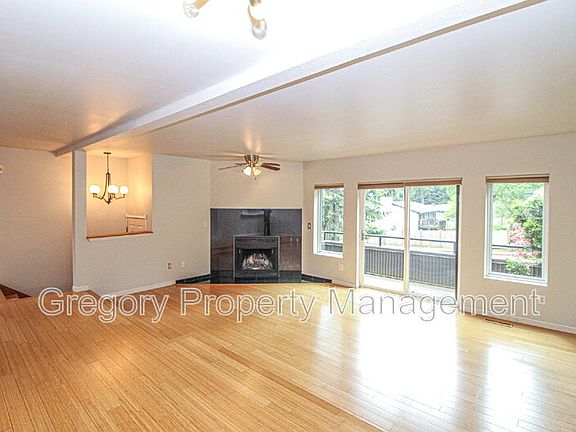 4th image of 9828 NE 137th St
