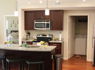 4001 W 105th St APT 365, Overland Park, KS 66207