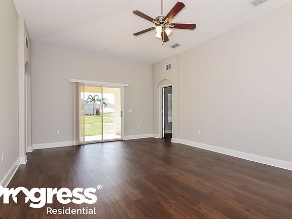 2nd image of 1921 Griffins Green Dr