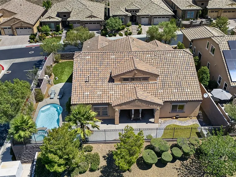2852 Josephine Dr — Photo 43