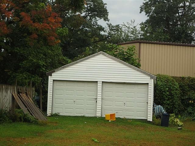 2nd image of 844 Bridge St
