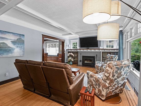 5th image of 517 W 13th Ave