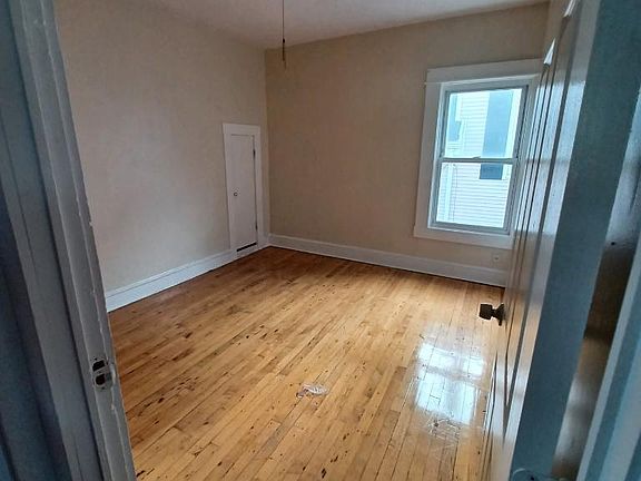 2nd image of 17 Bullard St #3
