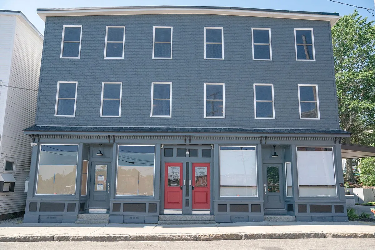 Building Photo - 12 Water Street