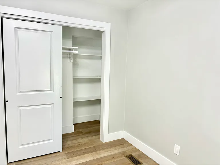 181 Washington St — Photo 13