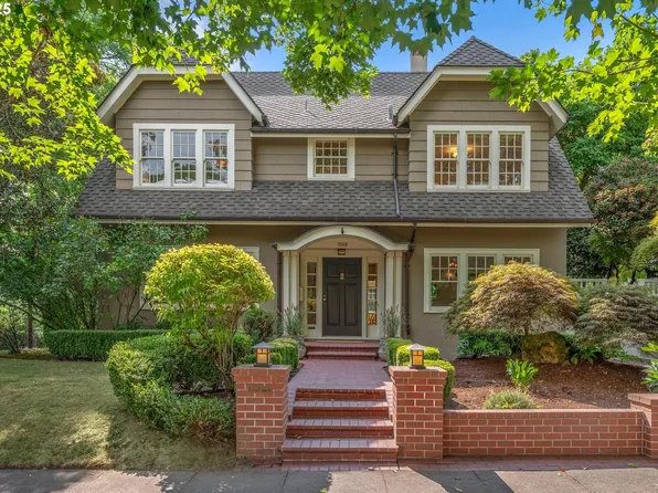 3568 NE Couch St, Portland, OR 97232