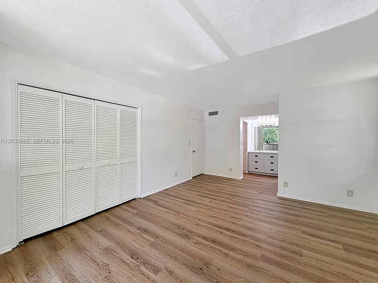 3641 Oaks Clubhouse Dr #201 — Photo 14