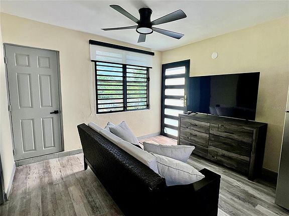 3rd image of 84 Saint Urb Sierra Bayamon 98 1 APT 7