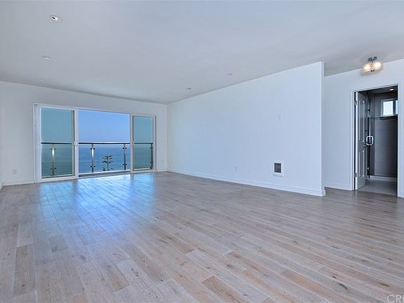 3rd image of 18147 Coastline Dr APT 2