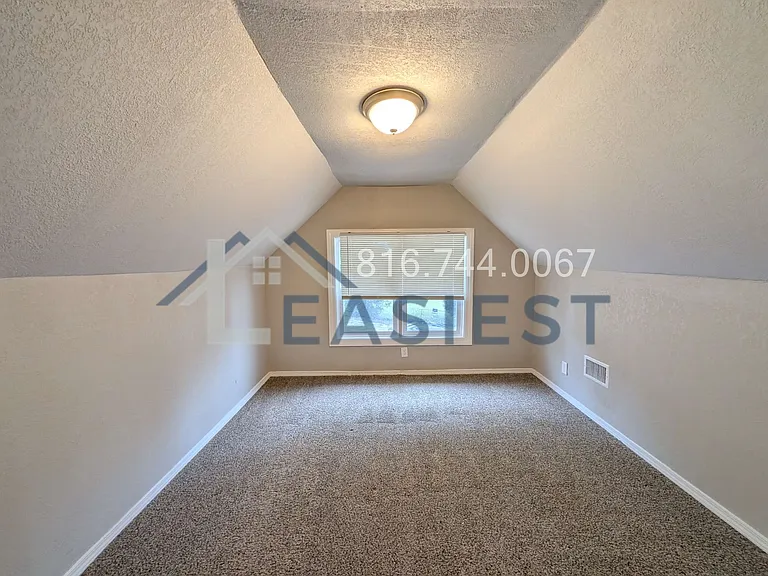 4501 E 19th St — Photo 15