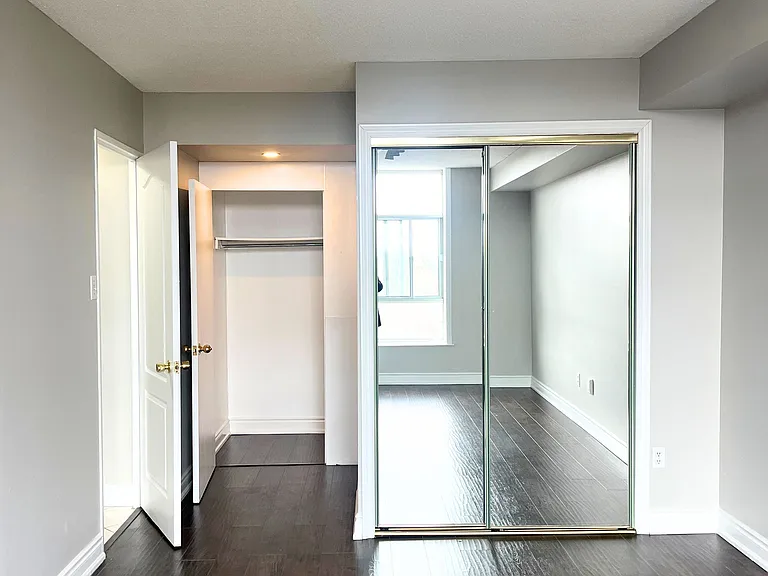 3559 Eglinton Ave W #611 — Photo 9