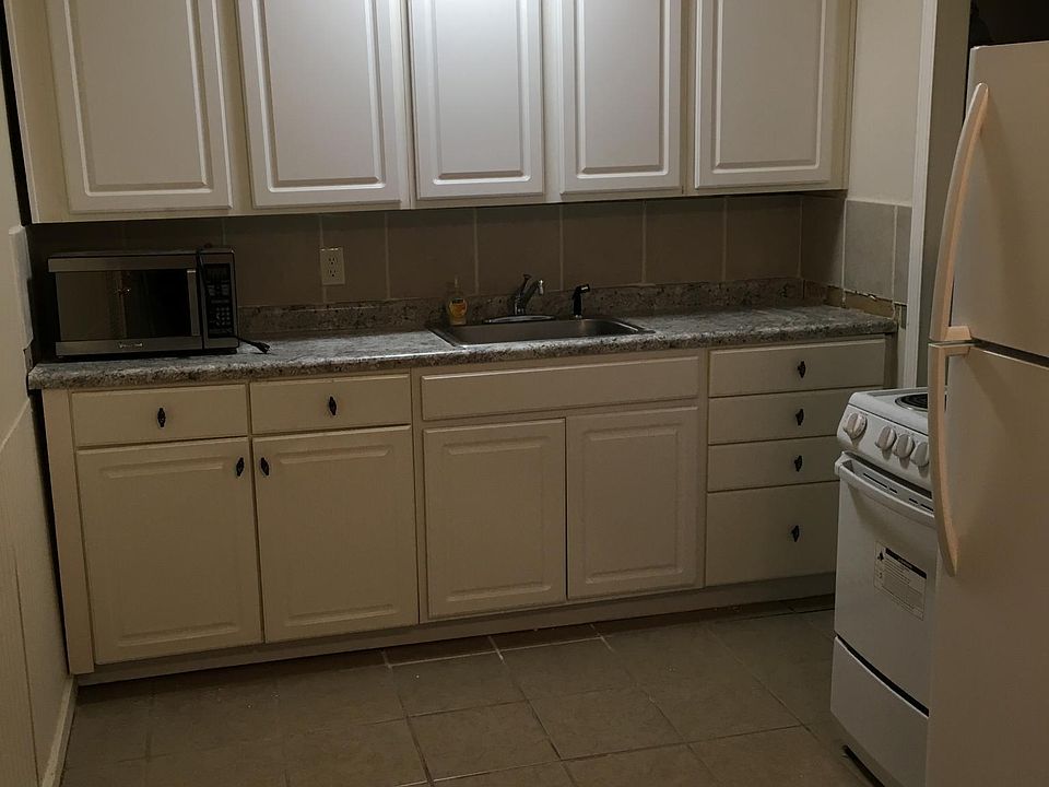 1st image of 2234 Liverpool Ln APT 3