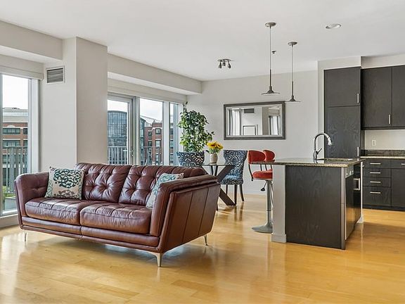 5th image of 200 Exchange St Unit 613