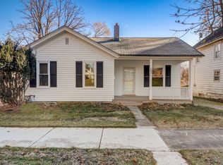 652 S Main St, Naperville, IL 60540