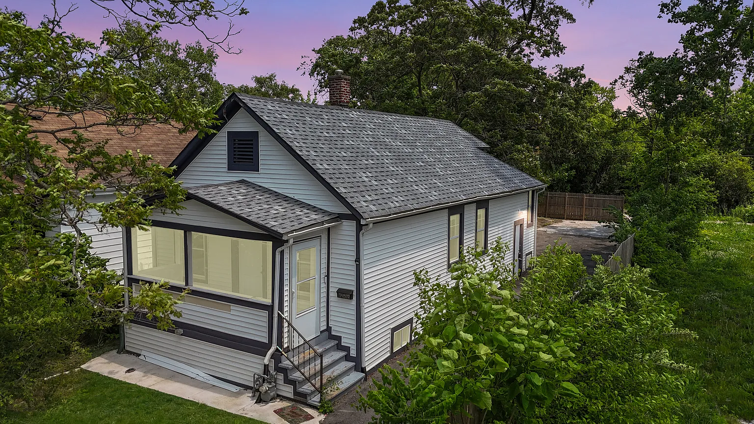 14807 Paulina St photo 1