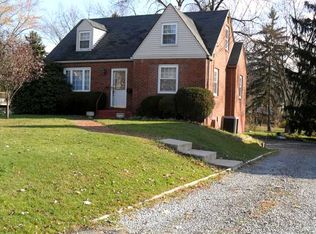 8420 Remington Dr, Pittsburgh, PA 15237