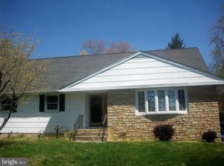 10 Smithfield Ave, Lawrence Township, NJ 08648