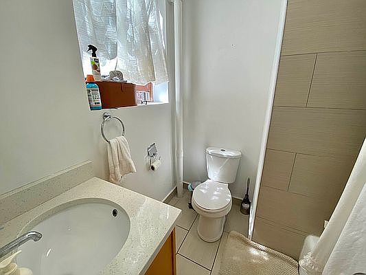 5th image of 31 Bank St APT 5W