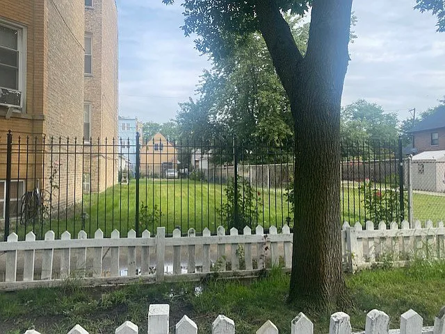 2712 W Crystal St photo 1