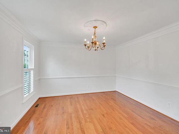 5th image of 224 Sundance Ln