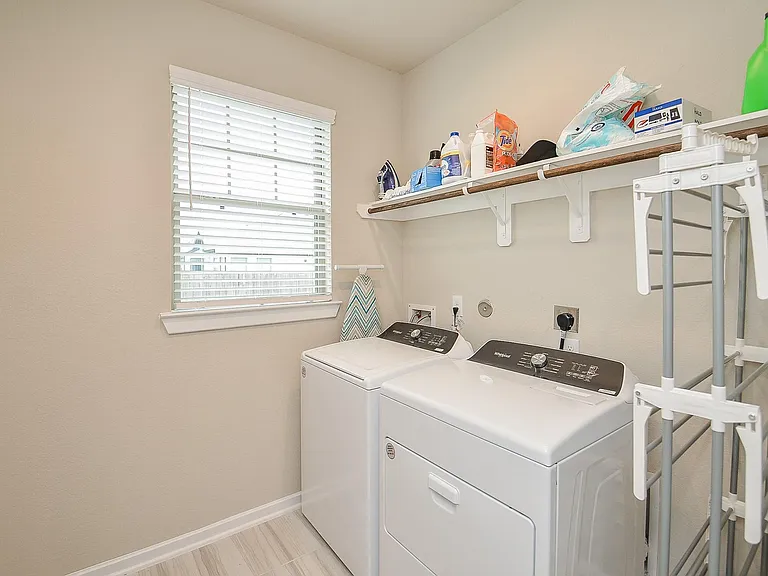 6807 Vista Ledge Dr — Photo 27