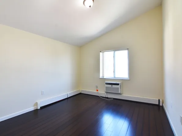 336 Howe Avenue image 7 of 13