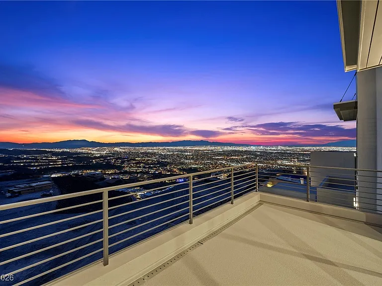 577 Overlook Rim Dr — Photo 48