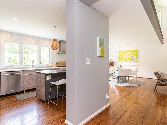 3rd image of 1234 W 67th Ter
