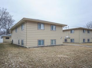 805 27th St N, Fargo, ND 58102