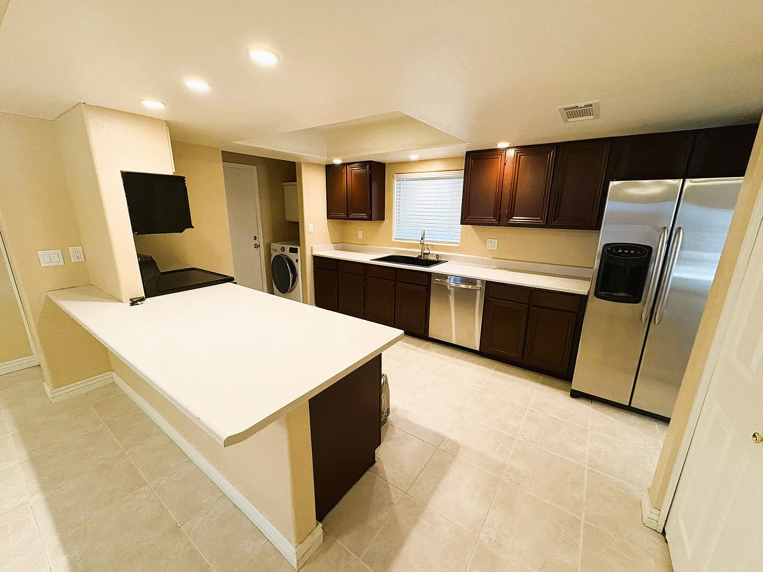 3 bed, 1700 sqft, $2,750 — Photo 3
