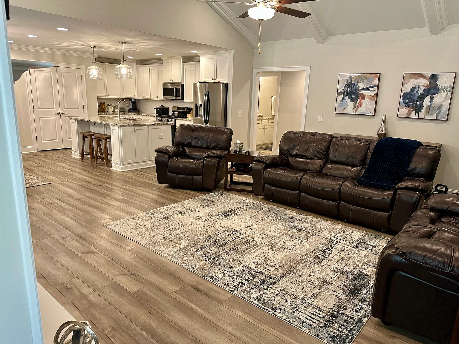 4 bed, 2.5 bath, 2682 sqft, $2,750 — Photo 4