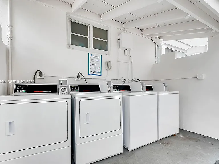 6905 Rue Vendome #8 — Photo 13