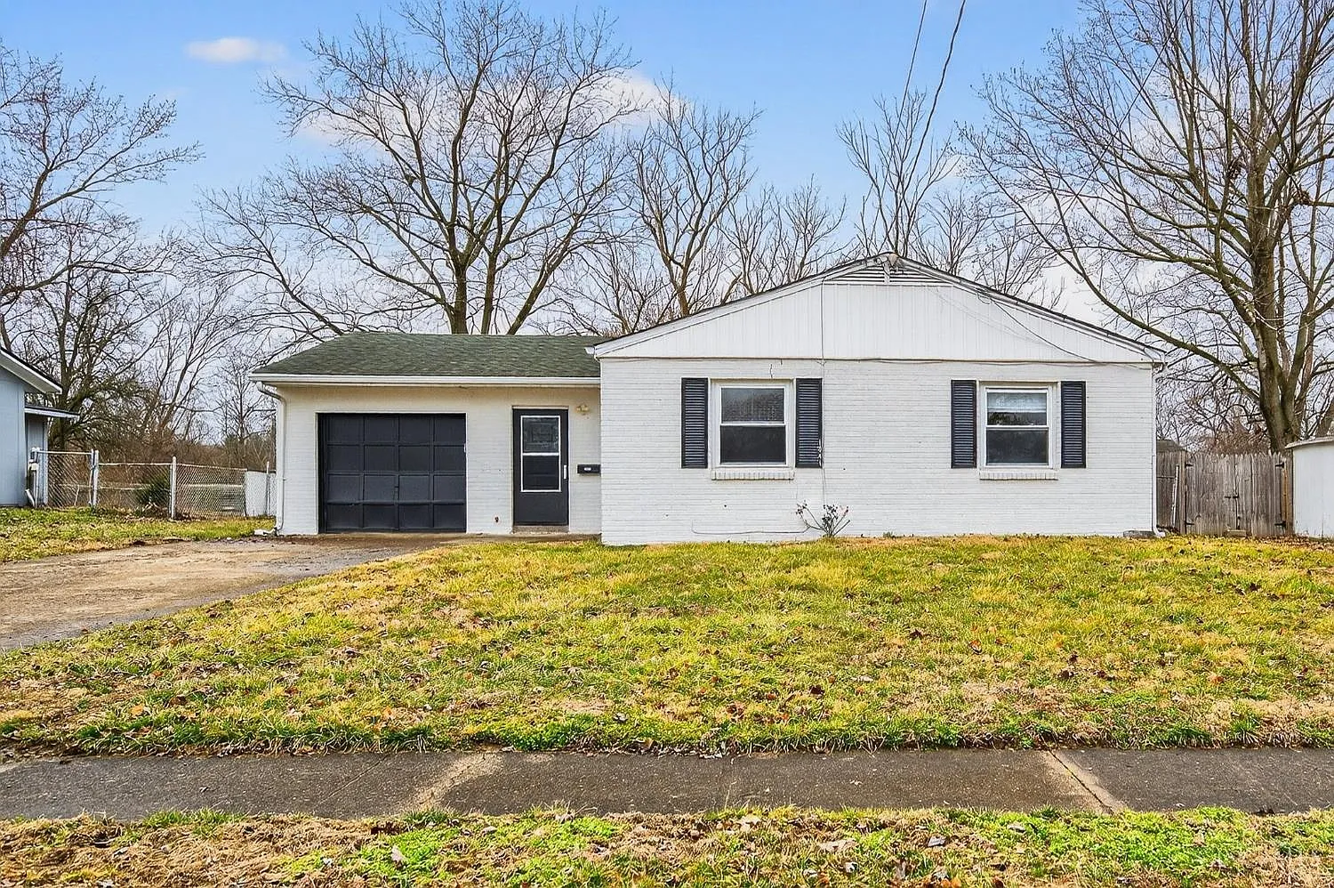 1041 Sheffield Dr photo 1