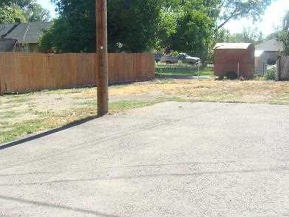 3rd image of 421-421 Borah Ave W