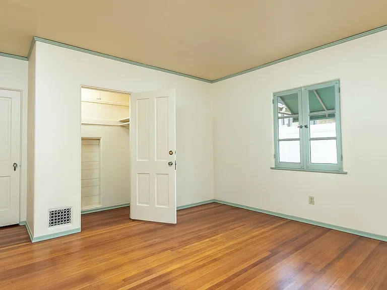 908 Burchett St — Photo 17