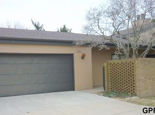 2927 Park Place Dr, Lincoln, NE 68506