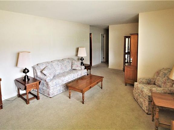 5th image of 708 Leawood Dr