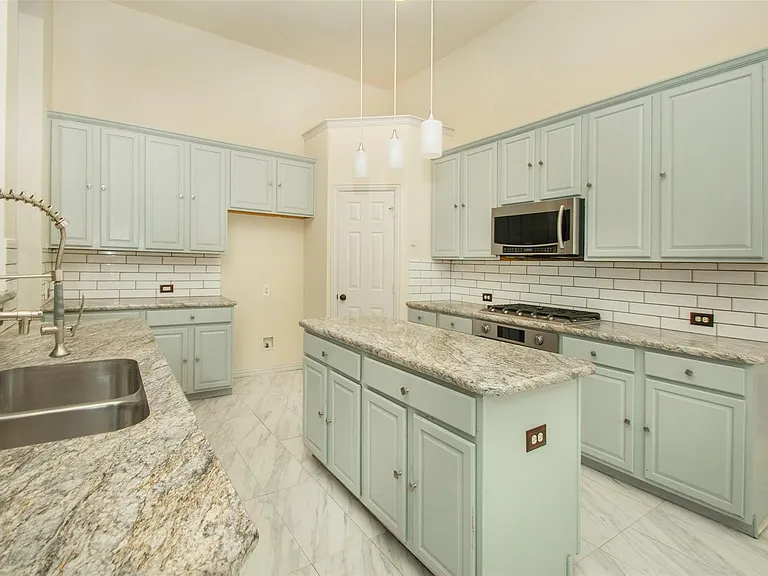 3605 Maddock Dr — Photo 4