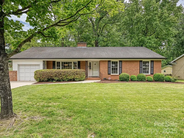 4000 Chandworth Rd, Charlotte, NC 28210