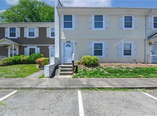5735 Bramblegate Rd UNIT E, Greensboro, NC 27409