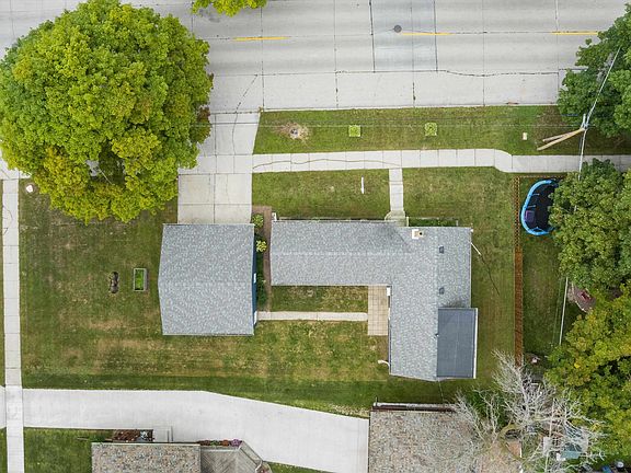 3rd image of 2617 Saemann Ave