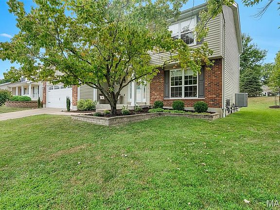 2nd image of 923 Haversham Dr