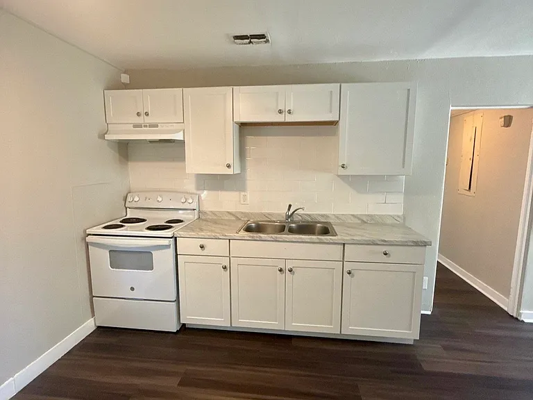 1719 Wofford Ave — Photo 2