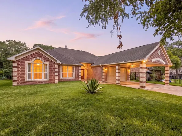 600 River Bend Dr, Baytown, TX 77521