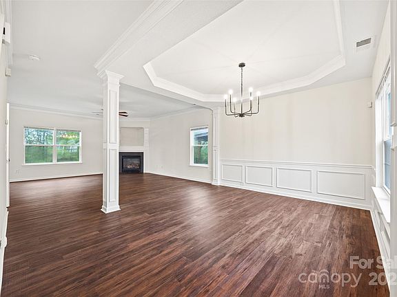 4th image of 3725 Catawba Creek Dr