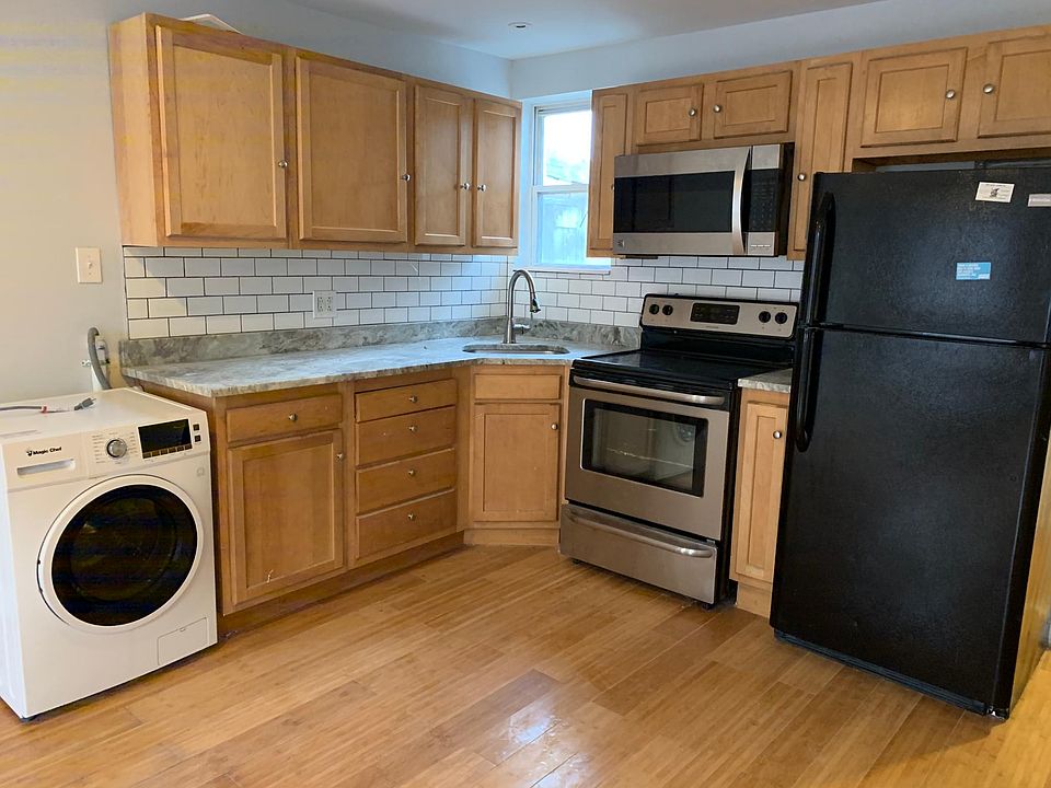 1st image of 2225 N Howard St #2