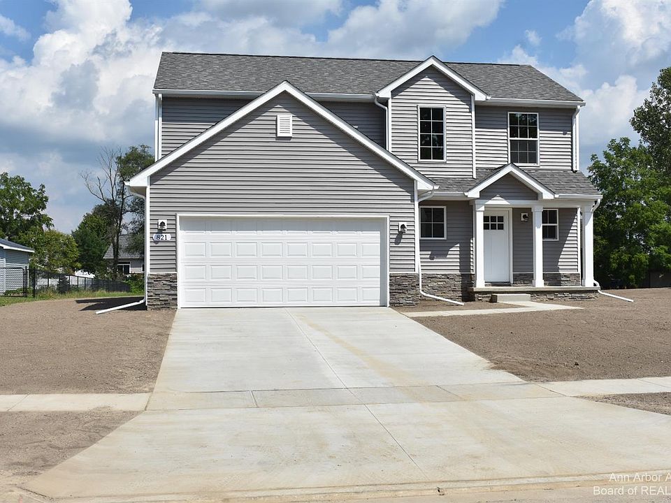 1st image of 780 Eagle S Nest Ct