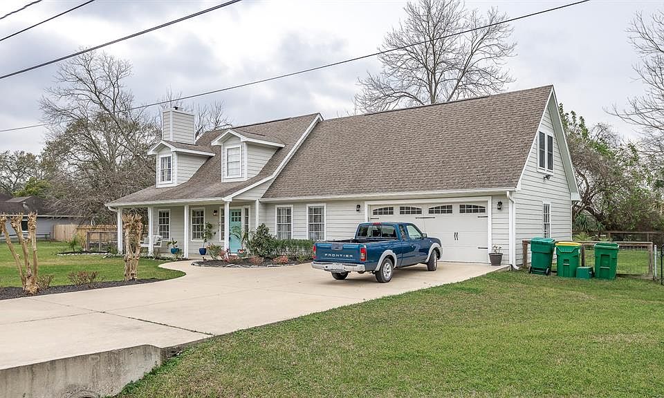 1st image of 1910 Bayview Dr
