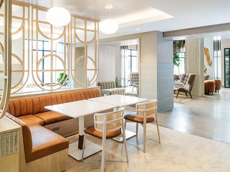 3 Campus lobby and lounge